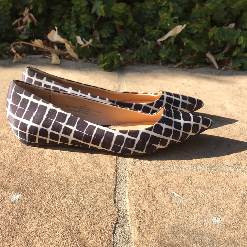 flats - Picture 2 of 5